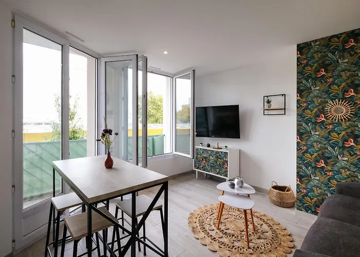 Le Penhoët -proche Gare St Nazaire * Saint-Nazaire (Loire-Atlantique)